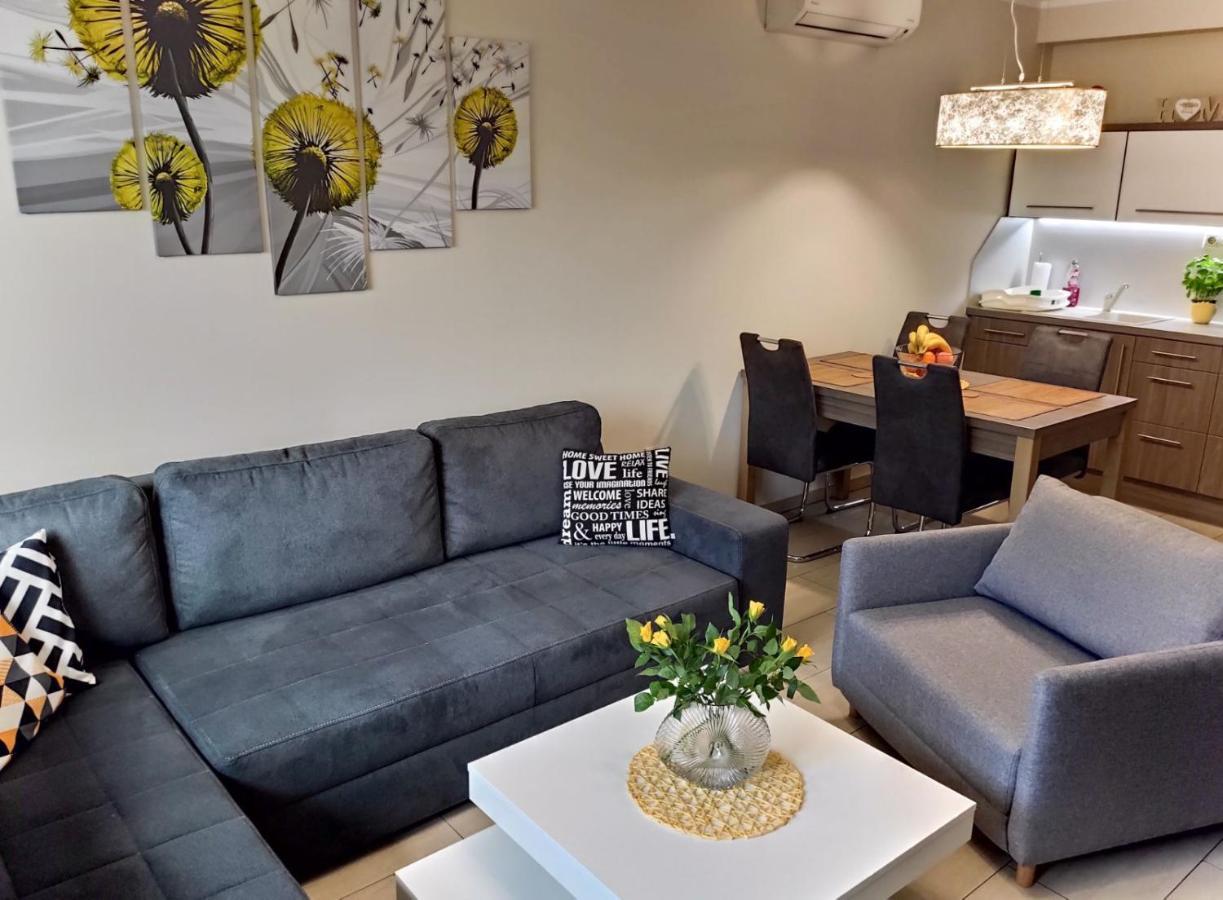 Holiday Apartman Sarvar Exterior foto