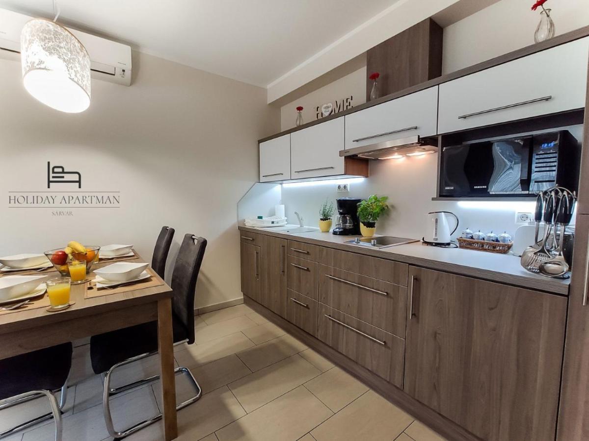 Holiday Apartman Sarvar Exterior foto