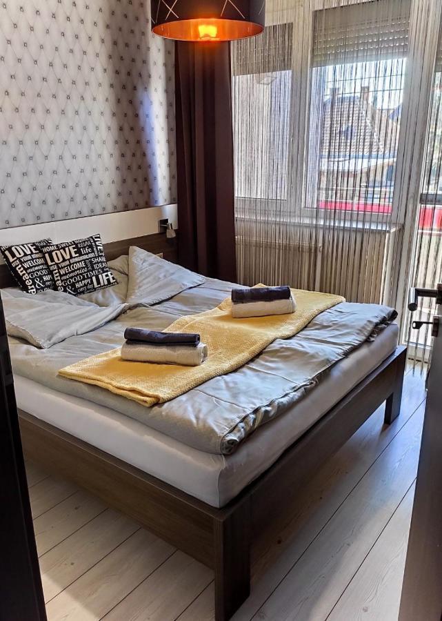 Holiday Apartman Sarvar Exterior foto